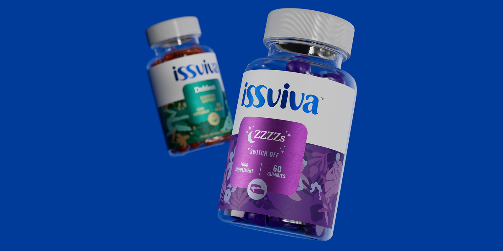 Dos frascos de vitaminas marca Issviva flotando en fondo azul. Diseño de etiquetas por Tridimage.